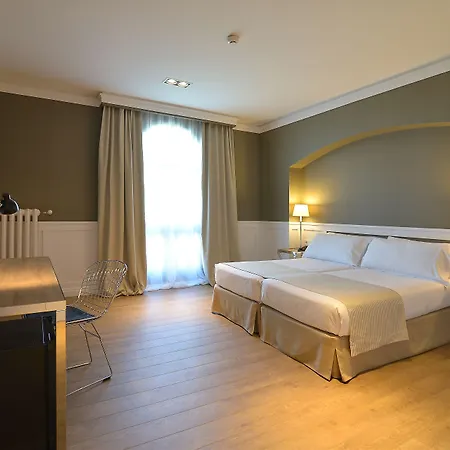 Otel Granvia 3*